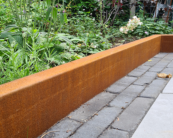 Cortenstaal borderrand gezet